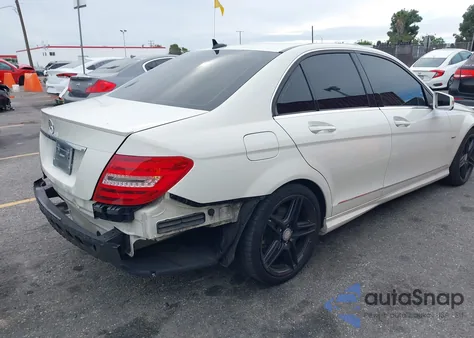 2012 Mercedes-Benz C 250 Sport из США, поврежденный, VIN WDDGF4HB0CR220268